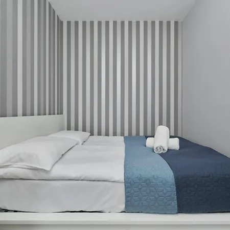 Modern With Balcony For 4 Guests In By Renters * Vratislav