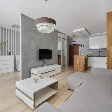 Modern With Balcony For 4 Guests In By Renters Apartmán