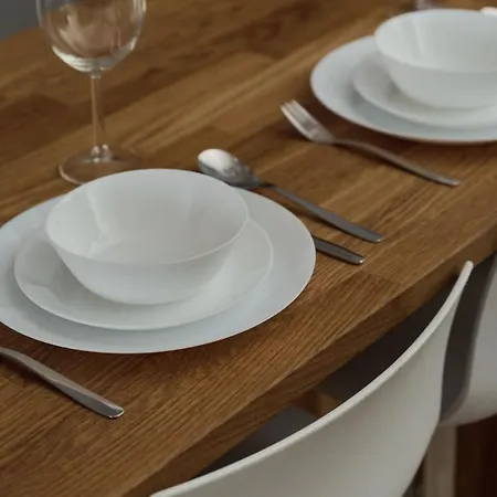 Modern With Balcony For 4 Guests In By Renters Apartman