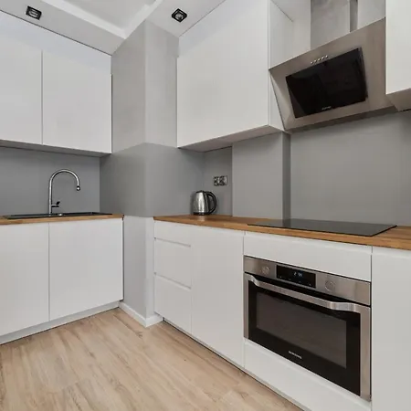 Apartman Modern With Balcony For 4 Guests In By Renters Wrocław