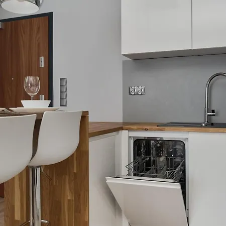 Apartamento Modern With Balcony For 4 Guests In By Renters