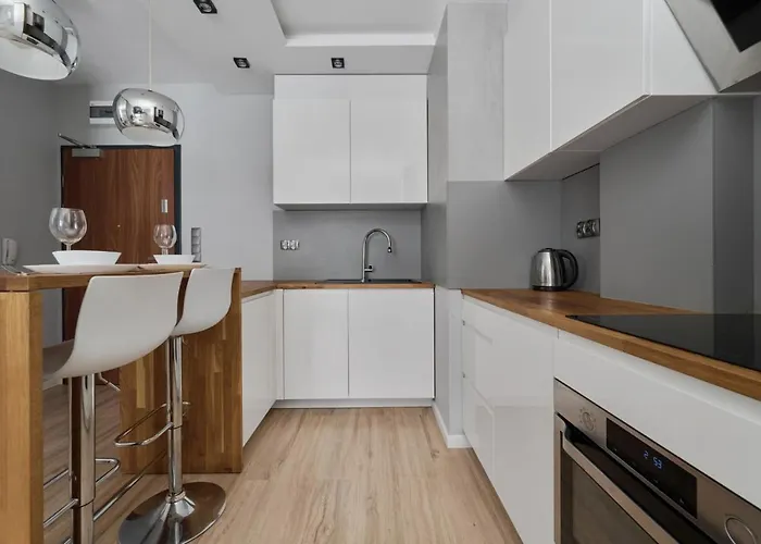 Apartman Modern With Balcony For 4 Guests In By Renters