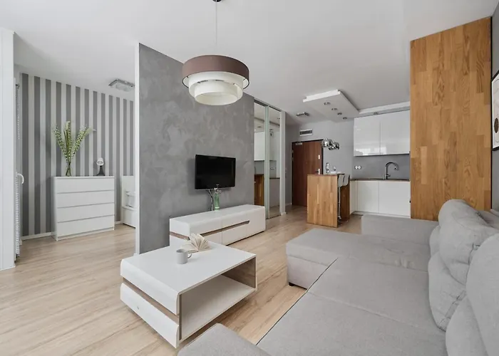 Modern With Balcony For 4 Guests In By Renters Apartman