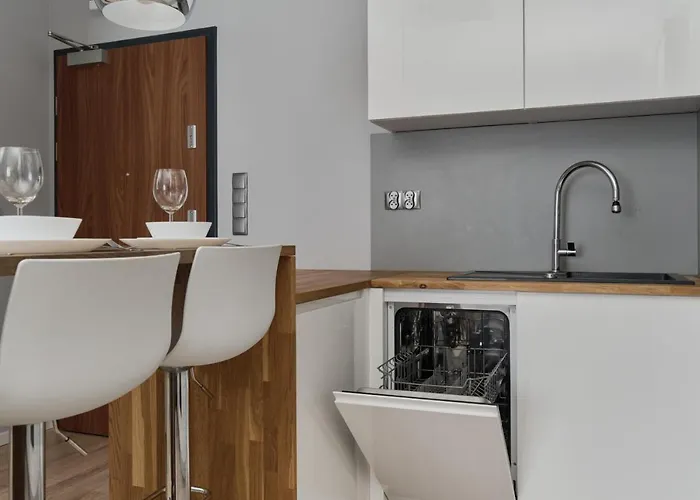 Apartman Modern With Balcony For 4 Guests In By Renters