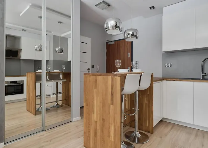 Apartman Modern With Balcony For 4 Guests In By Renters